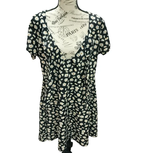 SHEIN Black and White Floral Mini Dress - Picture 1 of 4